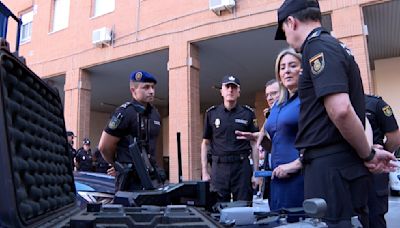 Tolón conoce los nuevos drones de Policía Nacional para Castilla-La Mancha