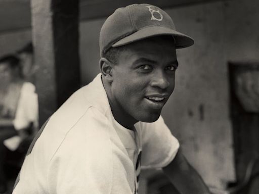 New Jackie Robinson Statue Replaces Stolen One in Wichita, Kansas