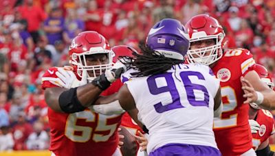 Should Kansas City Chiefs Sign Trey Smith to Contract Extension?