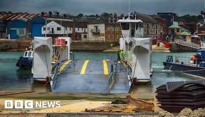 Cowes Floating Bridge: Ferry repairs held up over spare parts delay