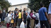 Autobuses con migrantes llegan a Nueva Jersey tras las restricciones en Nueva York