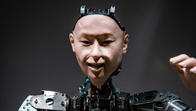 Des chercheurs japonais greffent une peau organique sur un visage de robot et c'est terrifiant