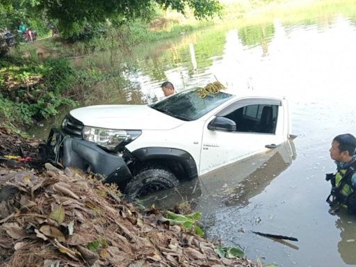 男子帶百萬現金駕車 瞌眼訓衝落池塘僅撿回9萬 不幸抑或事有蹊蹺？ | am730