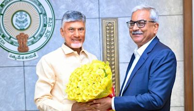 Chandrababu Naidu eyes oil refinery, petrochem complex in Andhra with Rs 60,000 cr investment; meets BPCL officials