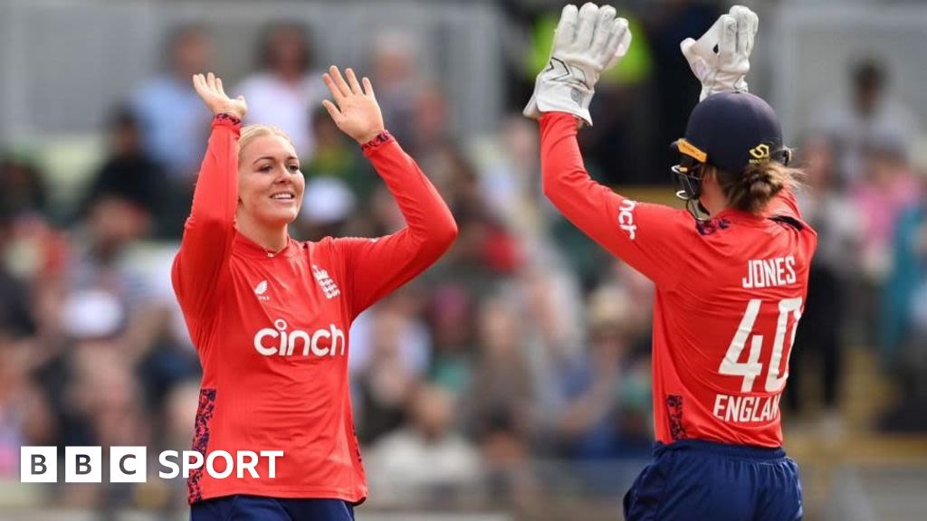England v Pakistan: Hosts overcome early collapse to win by 53 runs