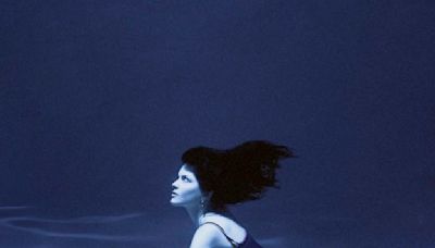 Music Review: The María’s 'Submarine' immerses listeners in a blue world of mellow dance beats