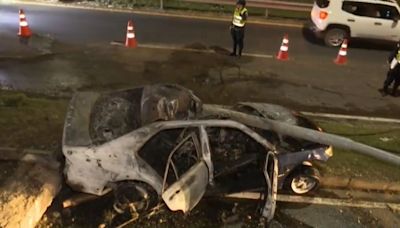 La Nación / Accidente en Ñu Guasu: auto se estrelló contra columna y sus dos ocupantes murieron calcinados