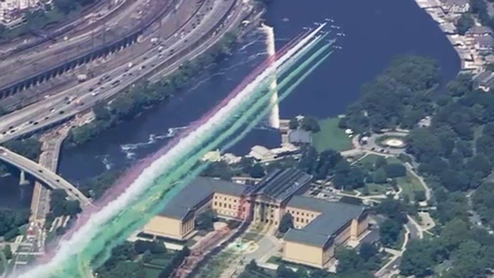 Watch as Italian Air Force jets conduct colorful flyover in Philadelphia