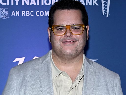 Josh Gad regrets using his own voice for popular Olaf character