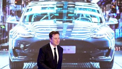 Tesla, shareholder clash over $7-billion legal fee request in Musk pay case