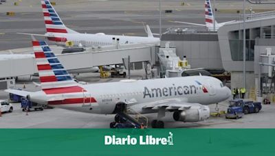 Fuertes vientos mueven avión de American Airlines en aeropuerto de Dallas