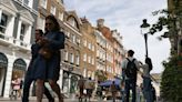 Britain’s Retailers Report Sharp Drop in Spending in Colder June
