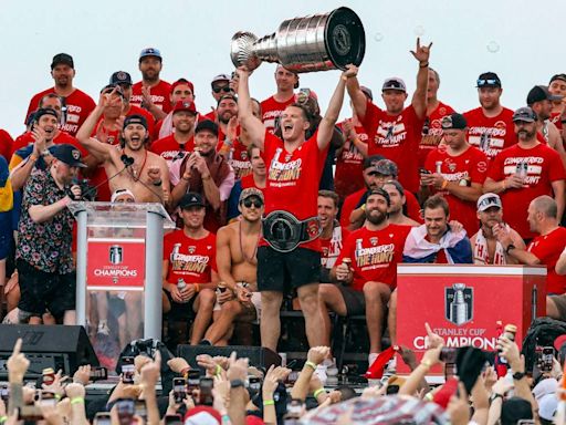 Tkachuk disses Edmonton, makes pits top at Elbo Room at Panthers’ Stanley Cup parade