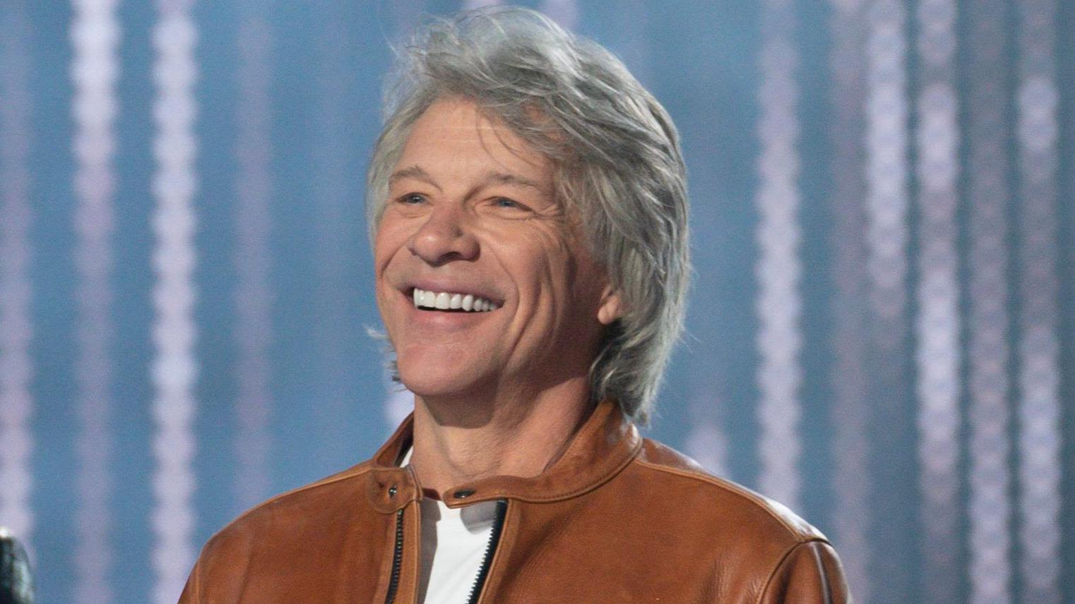 Jon Bon Jovi praised for talking woman off bridge