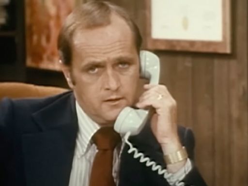 The Only Major Actors Still Alive From The Bob Newhart Show - SlashFilm