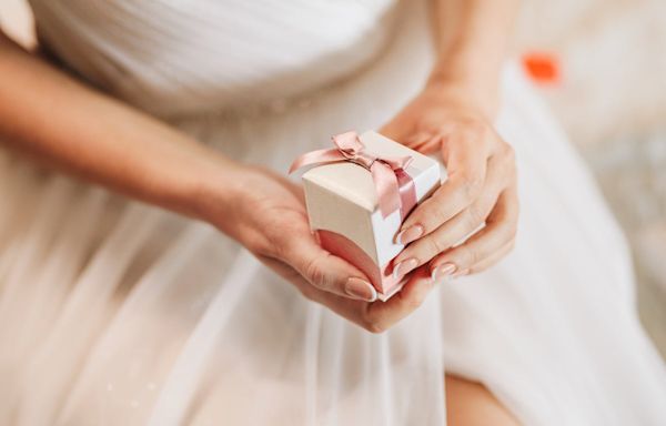 Bride says she was ‘shocked’ after ‘70 percent’ of wedding guests didn’t give gifts