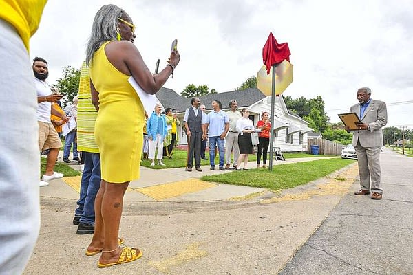 Fort Smith honors late community leader Euba Mae Harris-Winton with street marker in her honor | Northwest Arkansas Democrat-Gazette