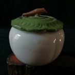 日本回流柿子形狀白瓷小蓋罐，可當裝飾，當調料罐，可首飾盒香盒13555