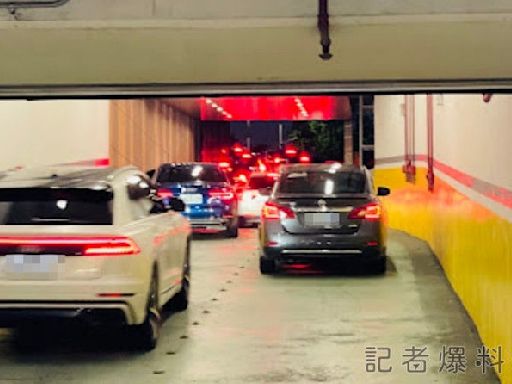 高雄大雨塞車 義享天地停車場回堵逾90分鐘 民眾：高鐵都到台北了