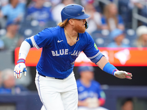 Justin Turner trade: Mariners to acquire Blue Jays DH in latest deadline deal, per report