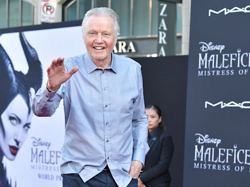 Jon Voight worked on acting technique early in career by going on date with different girl every week