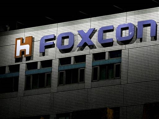 Sexism at Foxconn: Dear men, what did your wives give up so that you could shine at work?
