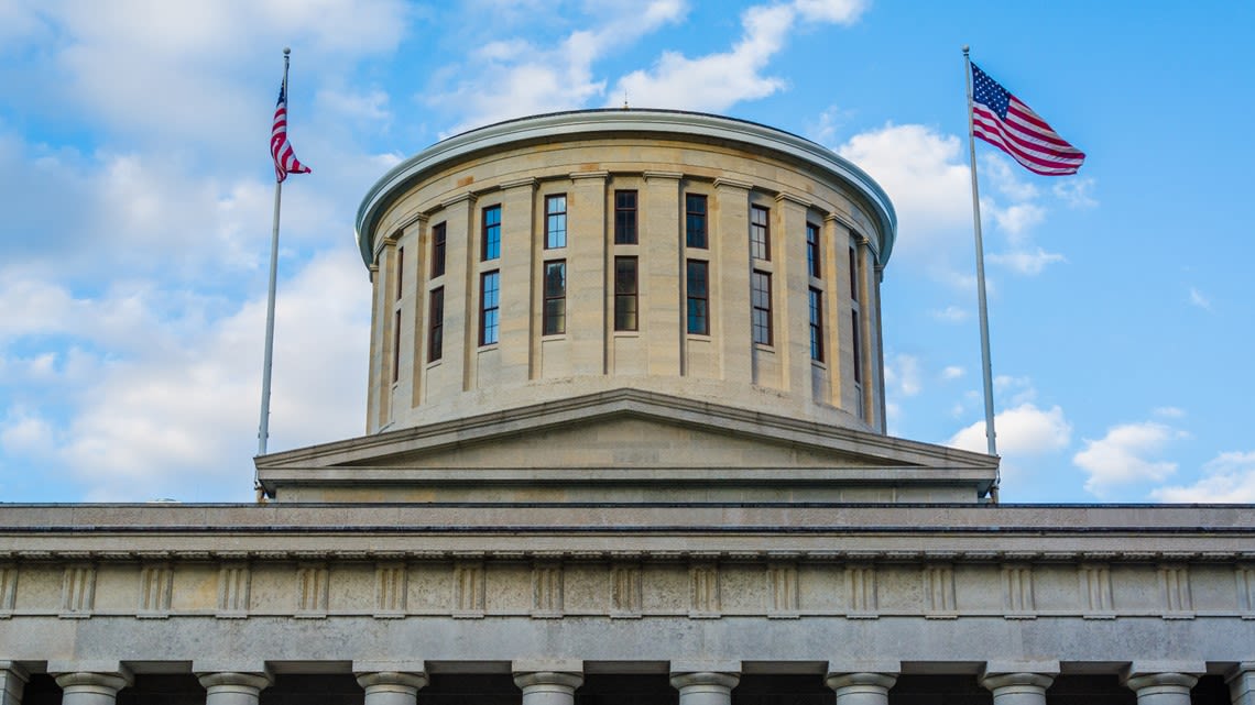 Authorities respond to Ohio Statehouse following emailed bomb threat