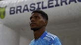 A caminho do Corinthians, Hugo Souza cita 'turbilhão vivido' no Flamengo