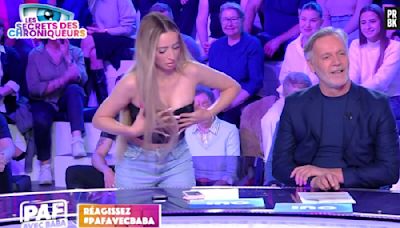 "Elle ne se tient plus les fesses, elle se tient les seins" : Polska à deux doigts de laisser échapper sa poitrine dans TPMP, Cyril Hanouna et les chroniqueurs sont morts de rire