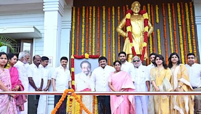 Stalin pays tributes to late actor Sivaji Ganesan