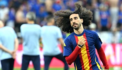 La afición de Múnich se acuerda de la 'mano' de Cucurella: pitos para el lateral durante el España-Francia