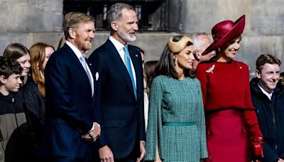 Los reyes de los Países Bajos reciben con honores a Felipe VI y a la reina Letizia