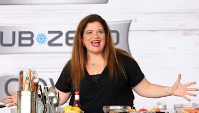 Alex Guarnaschelli's Roasted Burger Topping Is A Game-Changer