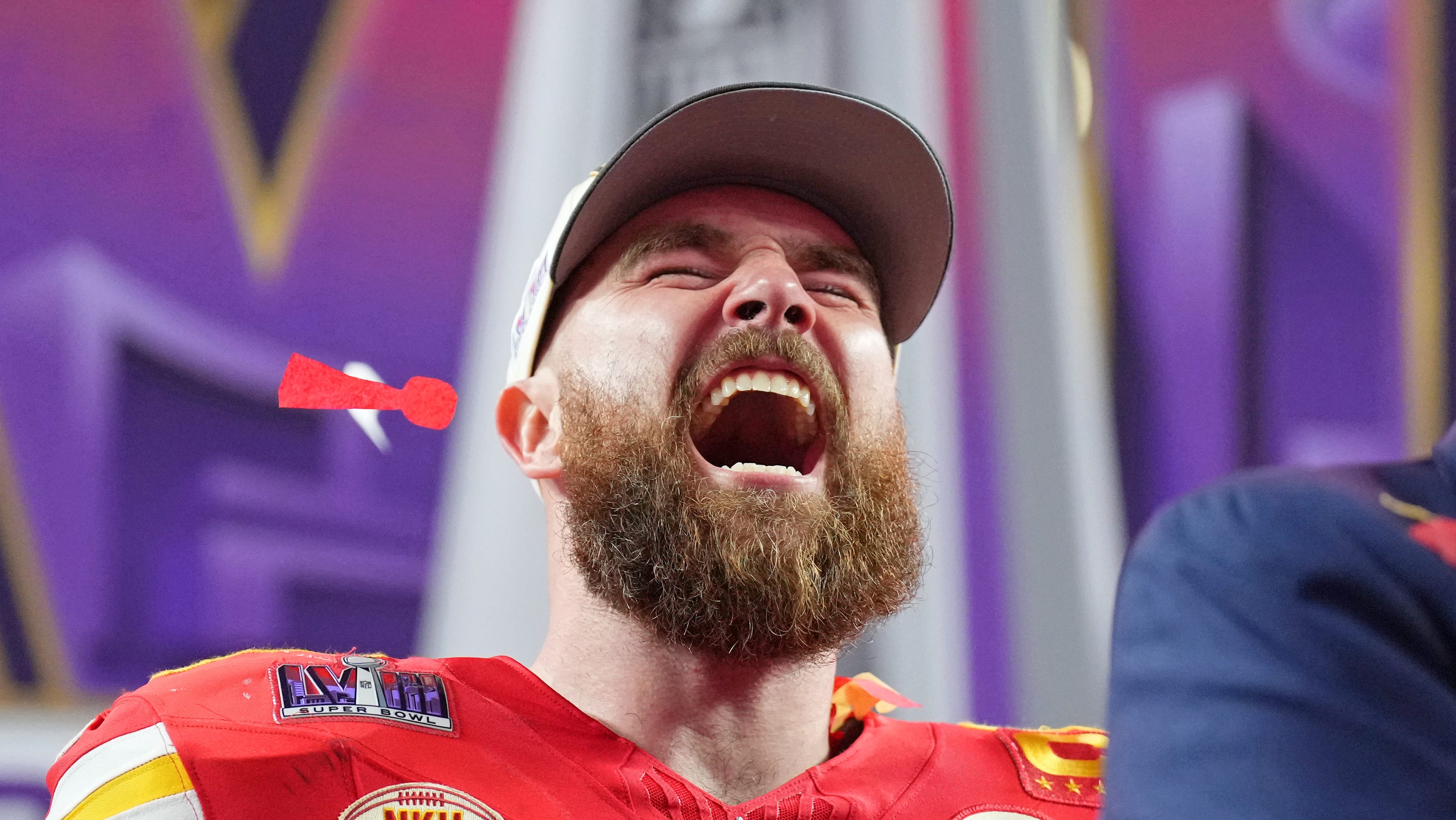 Taylor Swift sings 'Karma is the guy on the Chiefs' to Travis Kelce for 13th time