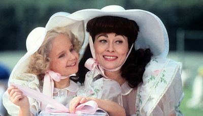 Faye Dunaway was reluctant to film the infamous “Mommie Dearest” wire hangers scene
