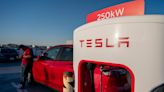 Tesla Fires Back at Investor Who Doesn’t Want Pay Fight in Texas