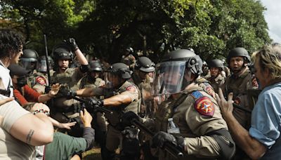 反战抗议浪潮席卷美国高校 参议员对是否要出动国民警卫队持谨慎态度