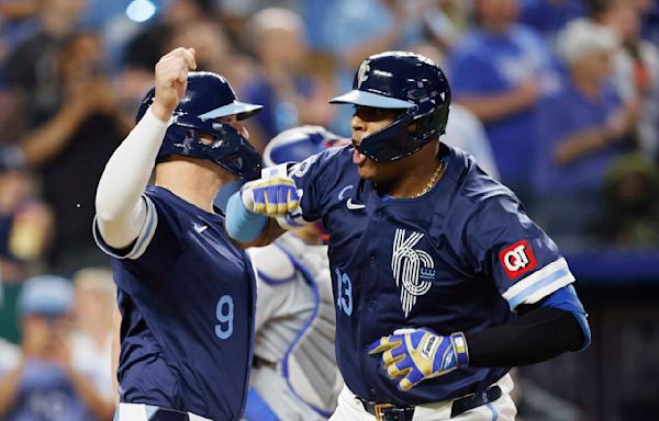 Salvador Perez hits 3-run HR, Brady Singer pitches 6 dominant innings as Royals beat Rangers 7-1