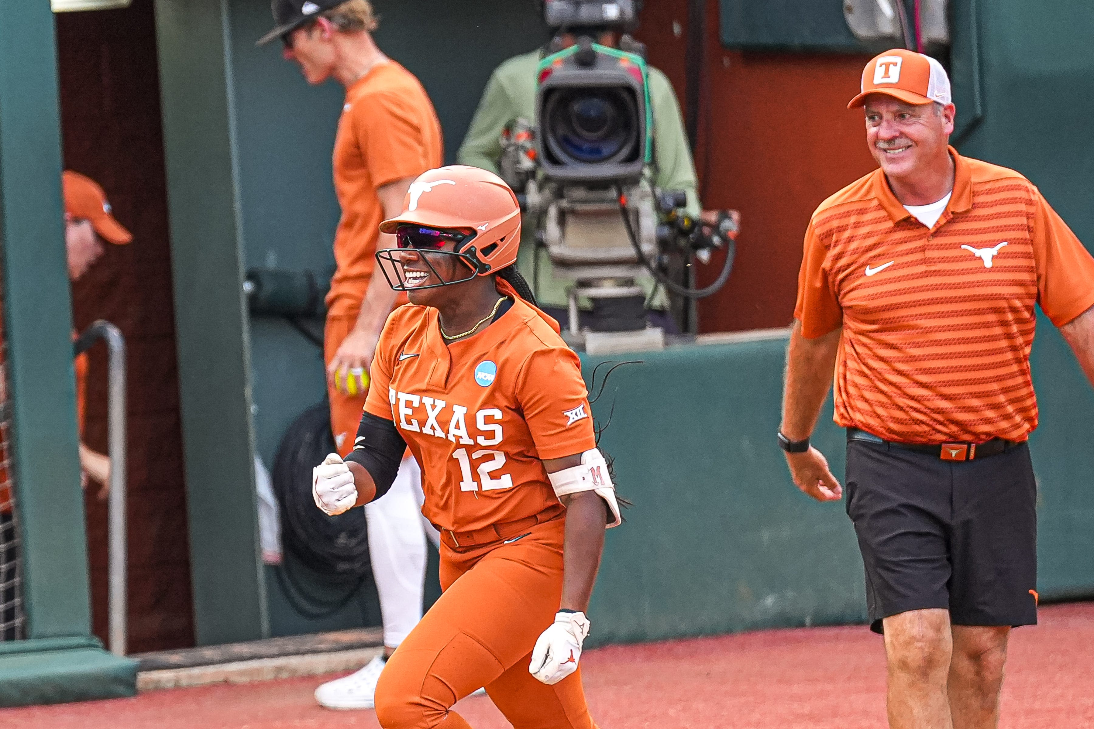 Texas softball drops game one to Texas A&M. What happens next for the No. 1 Longhorns?