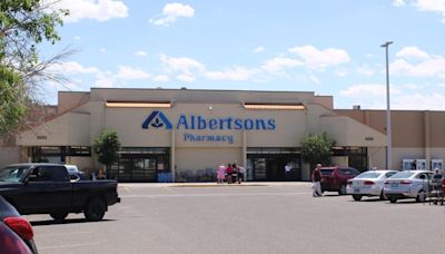Kroger, Albertsons agree to temporarily halt merger plans while Colorado lawsuit proceeds