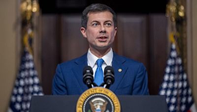 Buttigieg: US needs more air traffic controllers