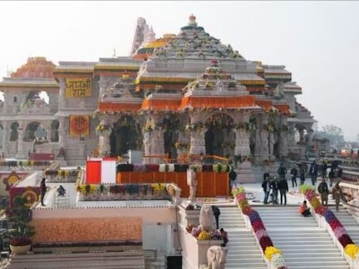 Guru Purnima: Devotees flock temples, mutts in Ayodhya to seek blessings