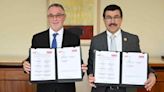 UAT y Woodside Petróleo México firman convenio de colaboración