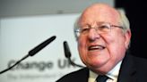 Starmer welcomes former MP Mike Gapes back into Labour