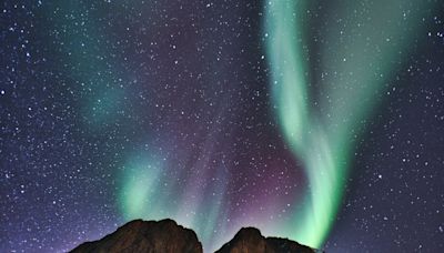 What causes the different colors of the aurora? An expert explains the electric rainbow