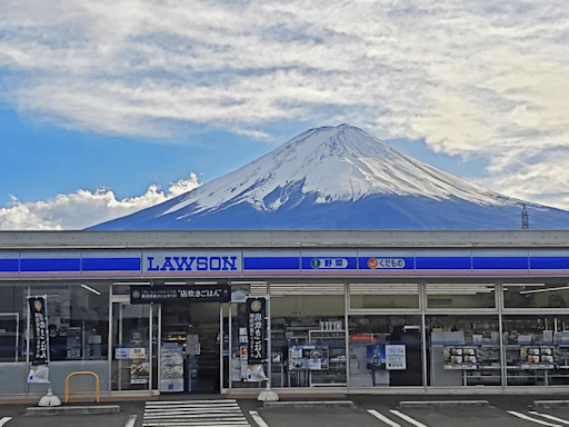 富士山絕美打卡位恐消失 大量遊客搶拍觸怒居民 竟以一絕招趕龍友