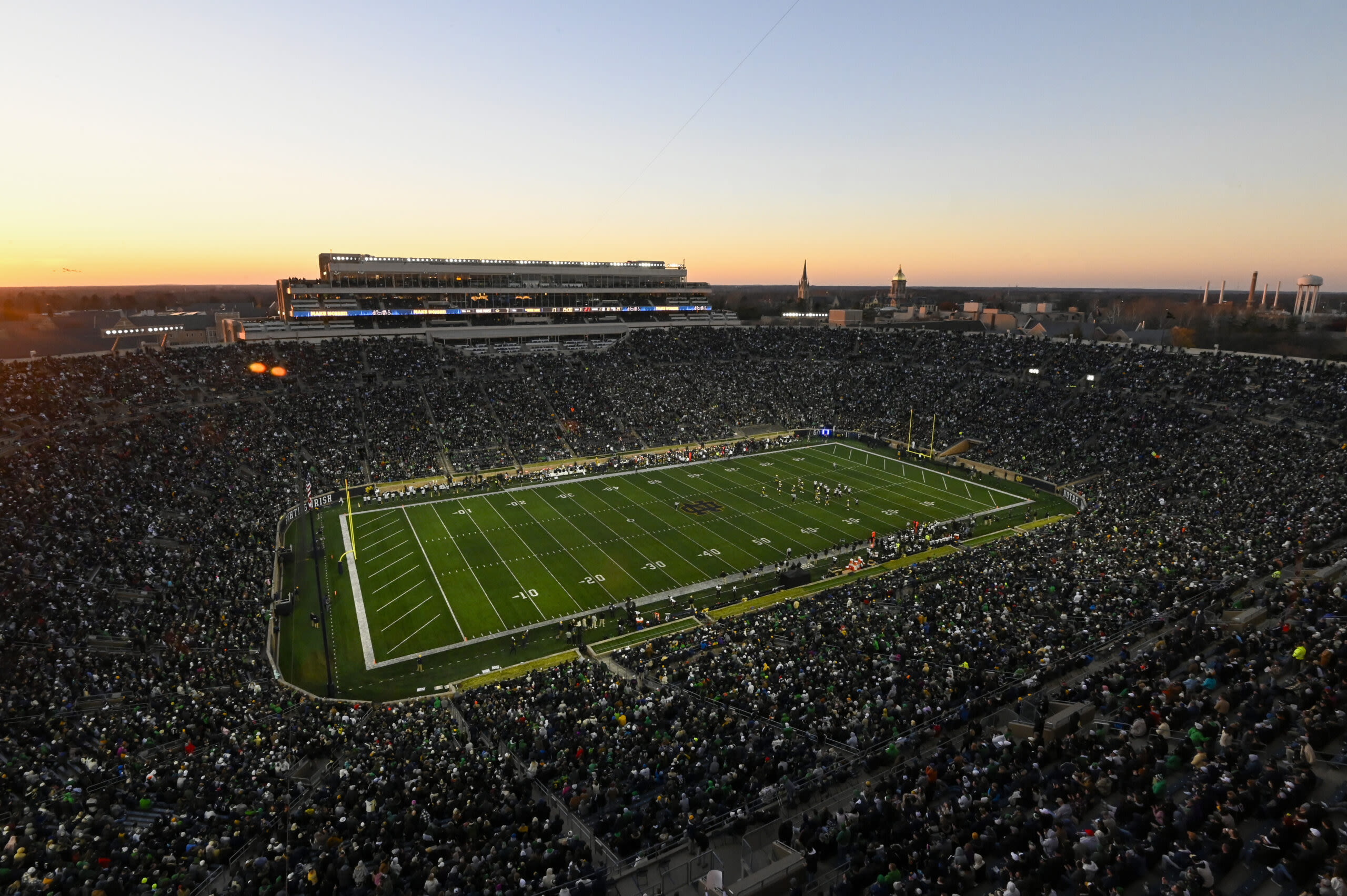 ESPN college football writers rank Notre Dame Stadium fourth-best