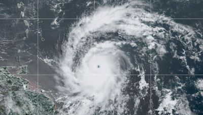 Beryl se convierte en un huracán de categoría 4 "extremadamente peligroso" en su camino hacia el Caribe