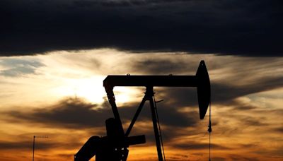 Oil prices set for steepest weekly drop in 3 months