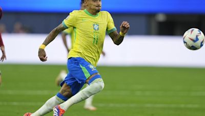 Raphinha asiste al debate avivado por Neymar sobre el crack de Brasil: ¿'Vini' o Rodrygo?